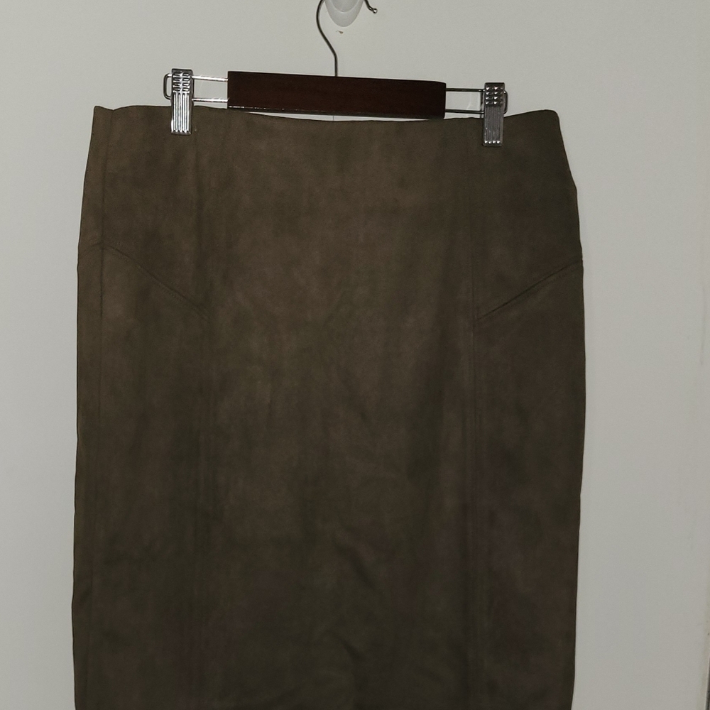 Marc New York Andrew Marc skirt in grey size Medium NWT